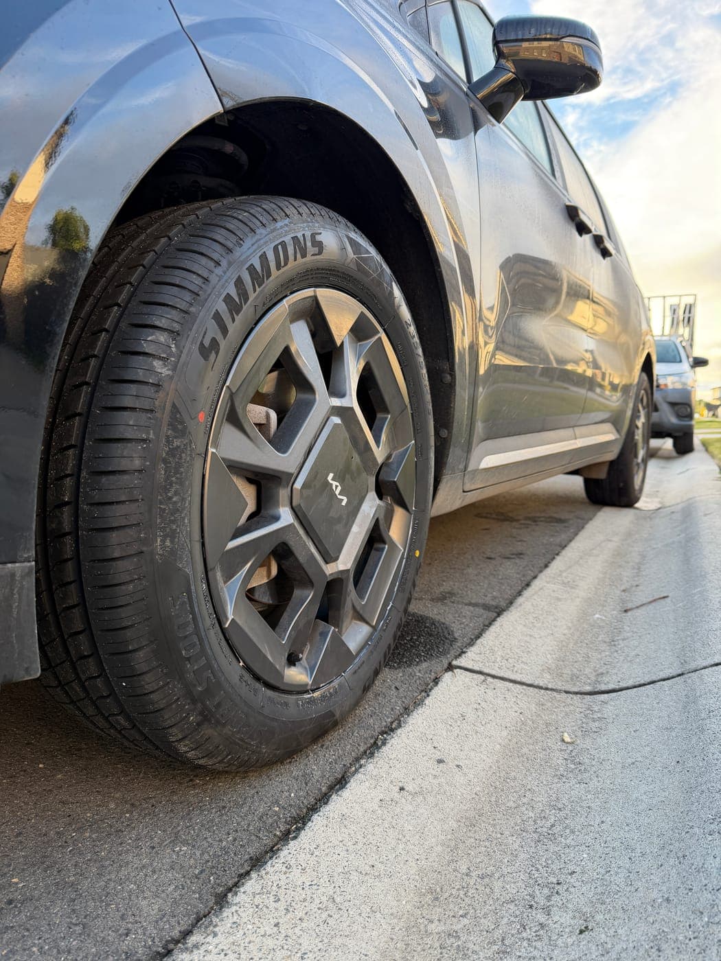 New tyre fitted to a Kia Carnival in Edmondson Park by Top Tier Mobile Tyres