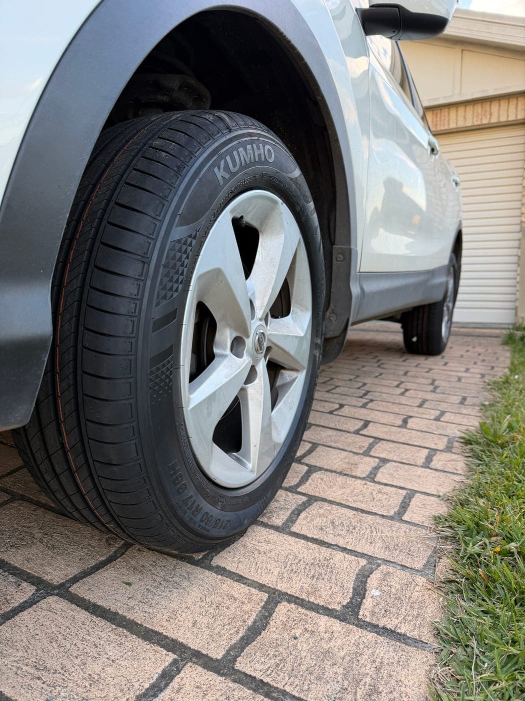 New tyre fitted as part of a 4-tyre set on a Nissan X-Trail in Minto