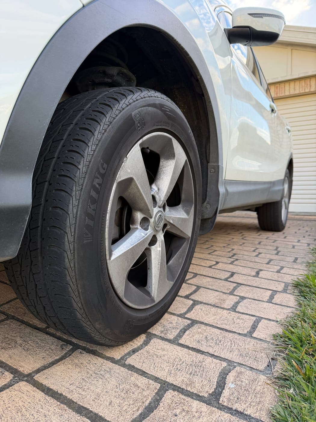Nissan X-Trail before a full 4-tyre replacement in Minto