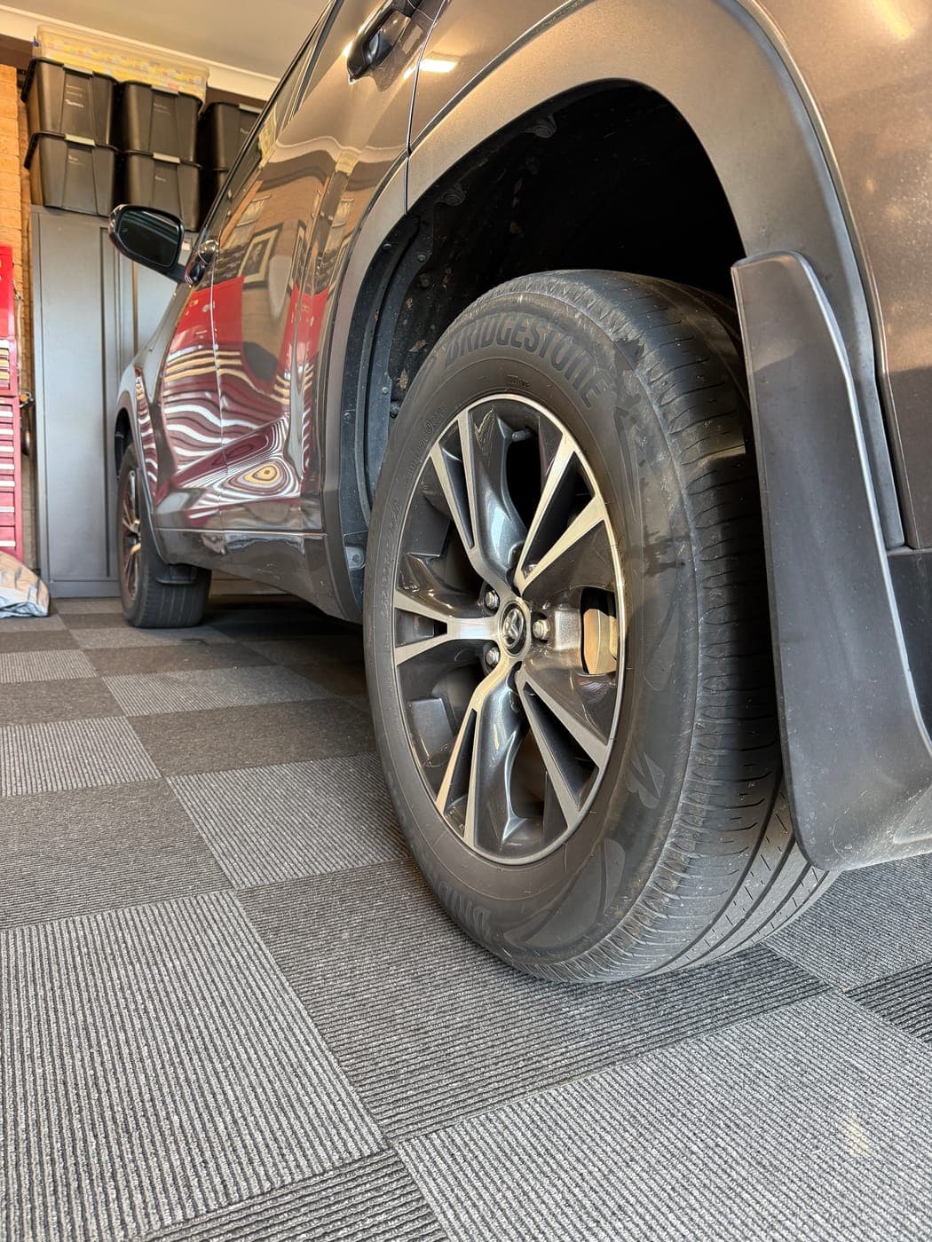 Worn Toyota Kluger tyre before a full 4-tyre replacement in Narellan Vale