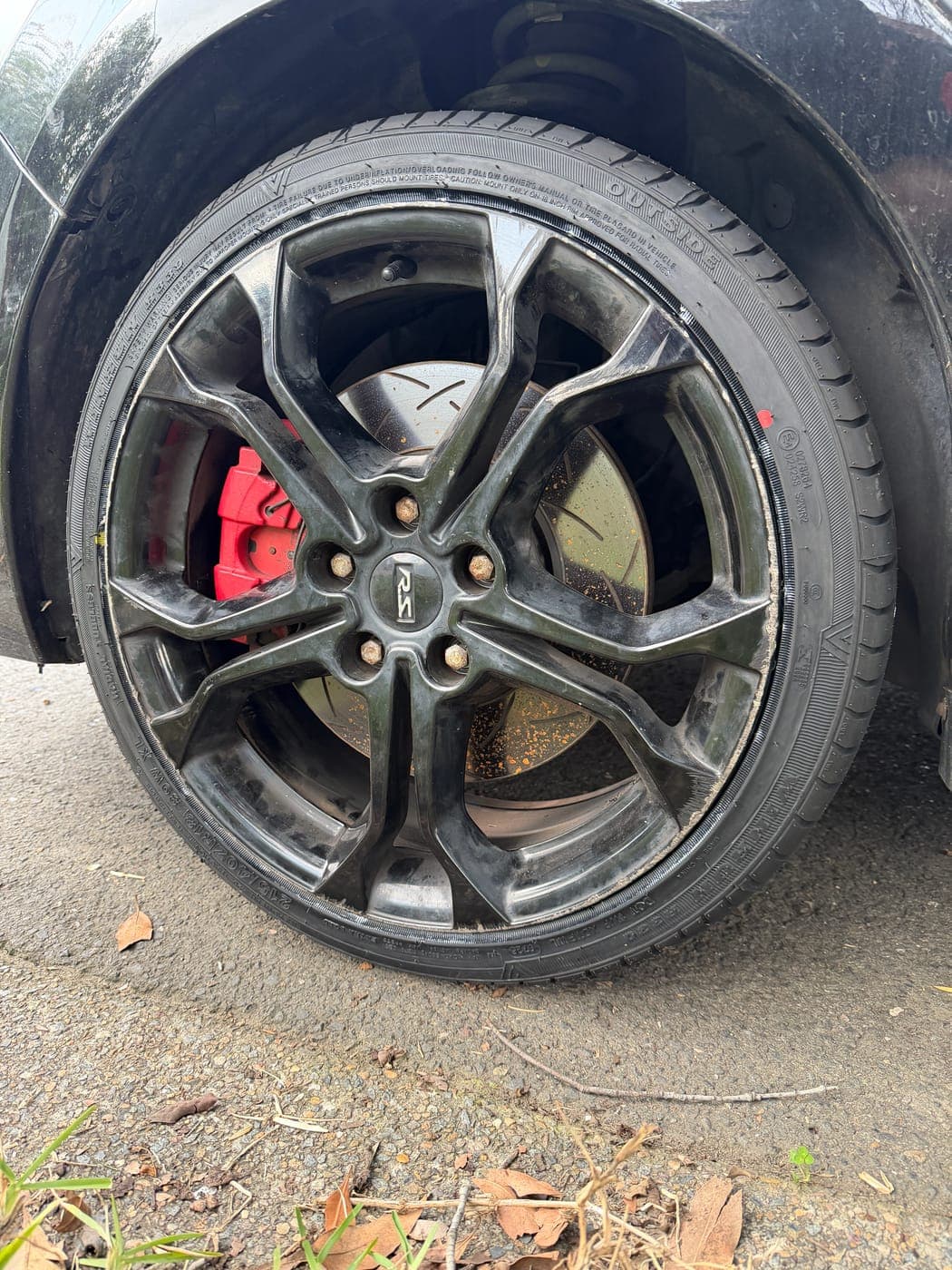 New tyre fitted to a Renault in Penrith by Top Tier Mobile Tyres