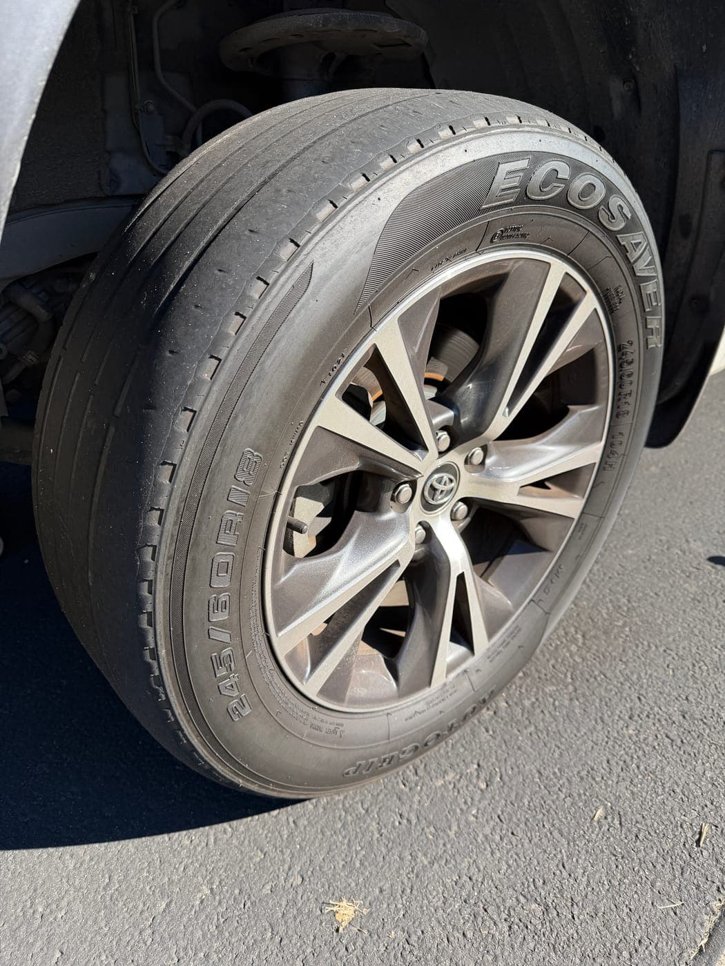Worn-out Toyota Kluger tyre before replacement in Ropes Crossing