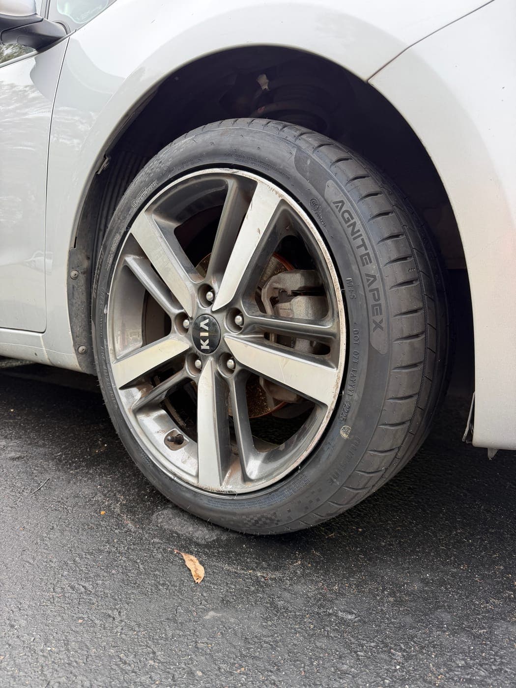New tyre fitted to a Kia Cerato in Ropes Crossing by Top Tier Mobile Tyres